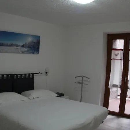 Appartamenti La Ginestra Cesana Torinese Exterior foto